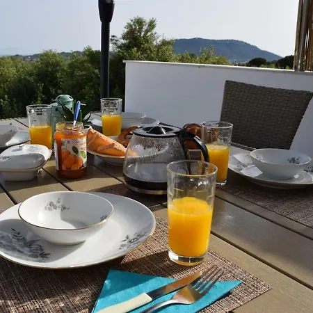 Private Olive Bungalow Дом отдыха Пастида