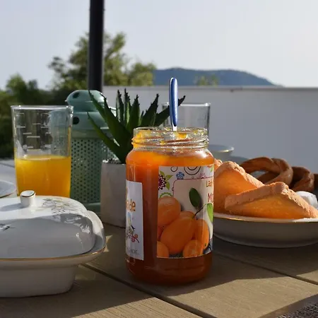 Private Olive Bungalow Дом отдыха *